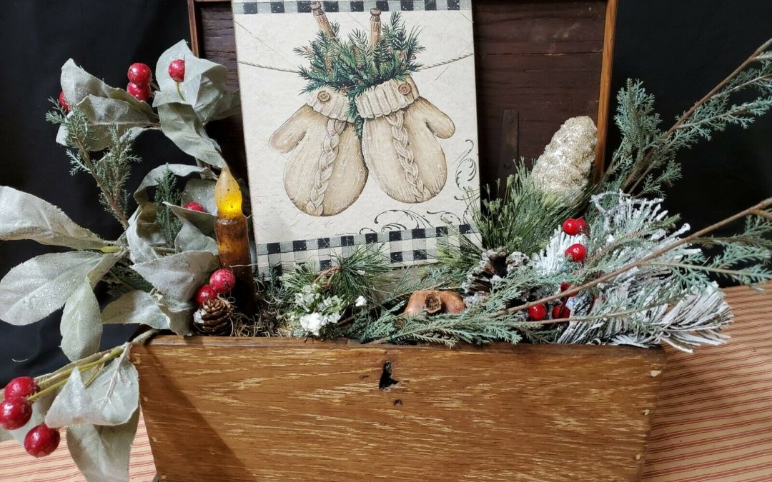 VINTAGE VICTORIAN PRIMITIVE STYLE CHRISTMAS WINTER WOOL MITTENS GARLAND SIGN